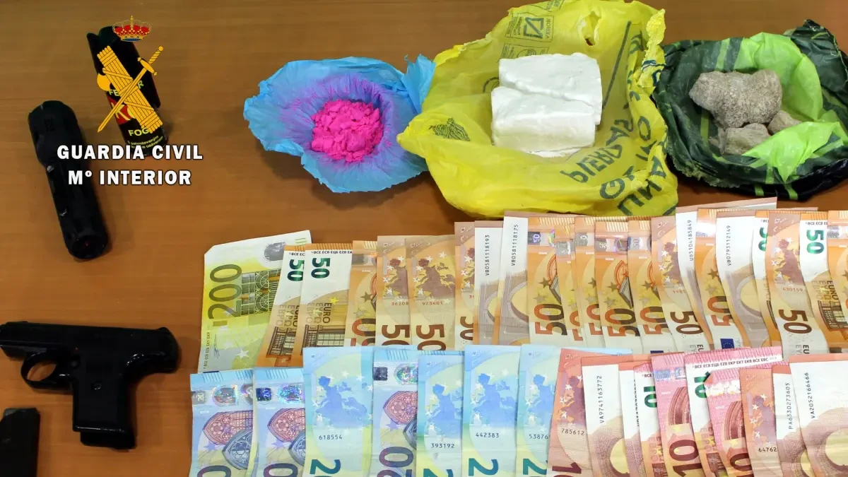 La Guardia Civil desmantela una banda dedicada al tráfico de cocaína asentada en Cartes, con 23 detenidos