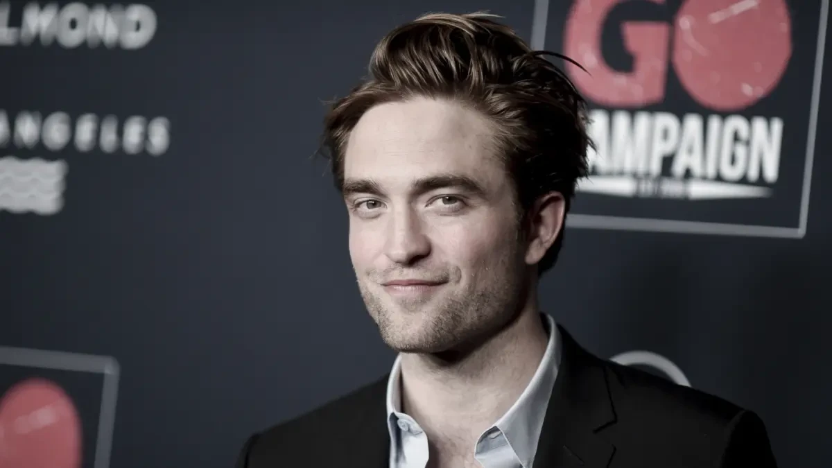 Robert Pattinson da una sorpresa a un niño autista que fue al rodaje de Batman pero no pudo darle un dibujo