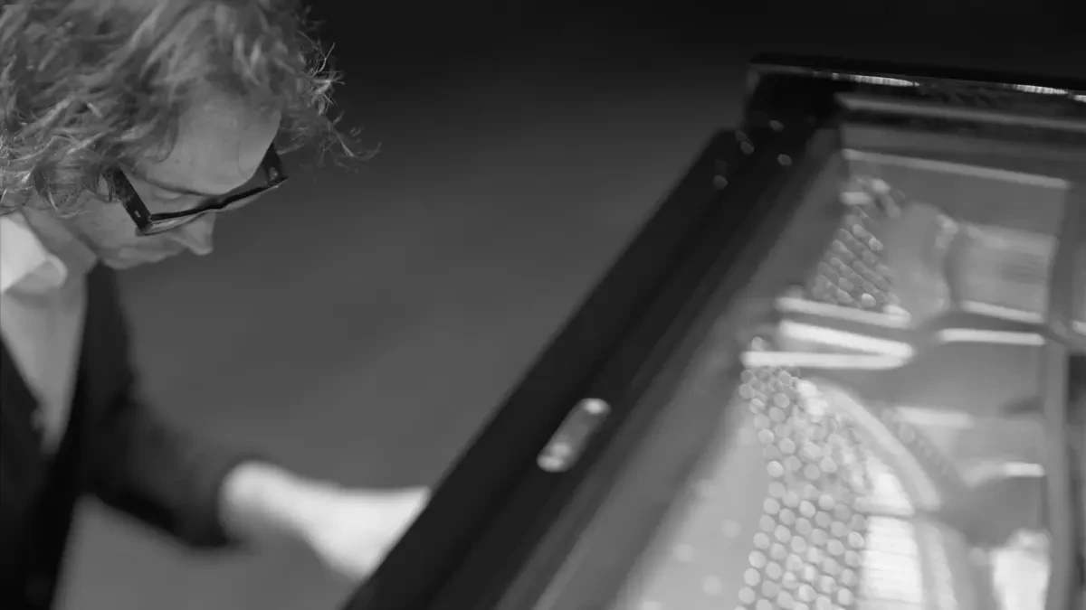 ¿Quién es James Rhodes?