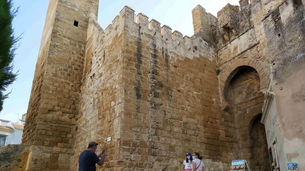 Un total de 15 establecimientos y empresas de Carmona reciben el sello estatal de turismo 