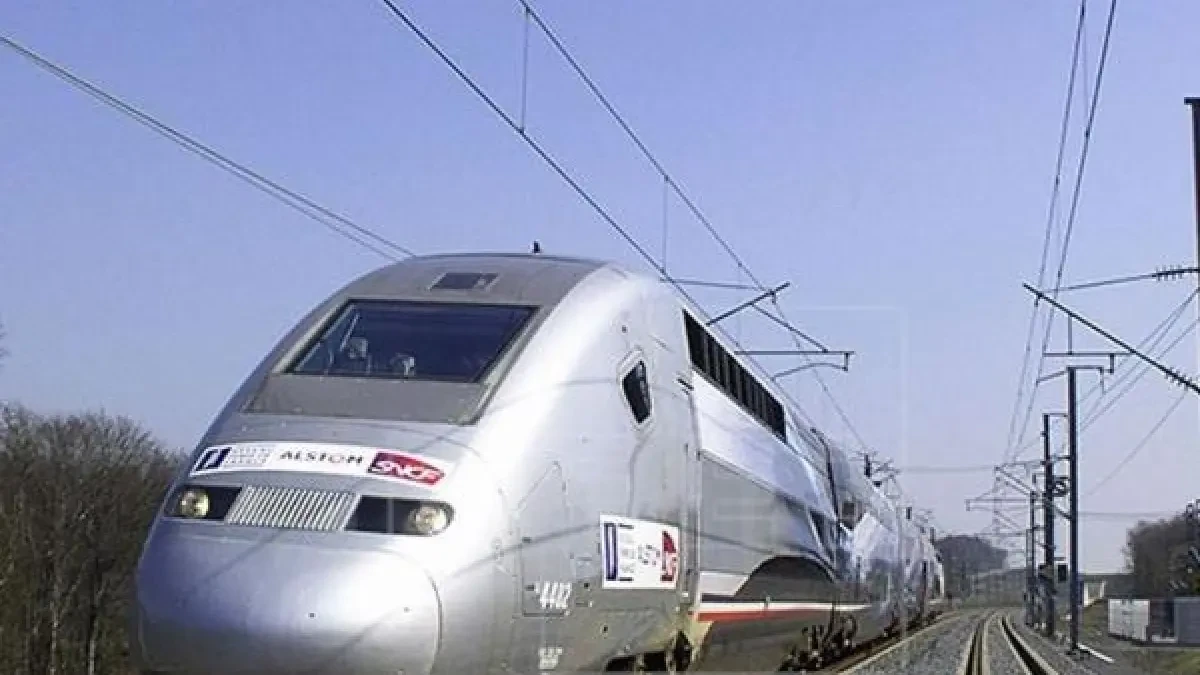 A Renfe le sale competencia: una compañía francesa operará en España con billetes a la mitad de precio