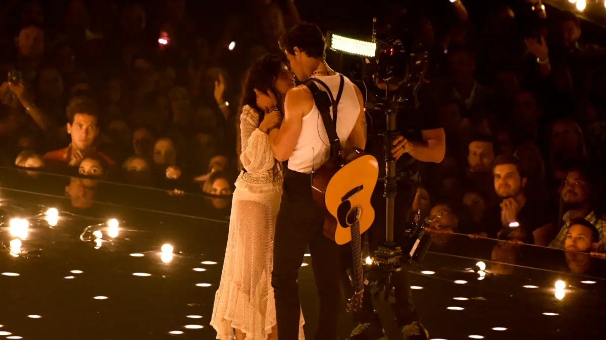 Shawn Mendes, feliz porque la pandemia le ha dado la oportunidad de disfrutar la vida junto a Camila Cabello