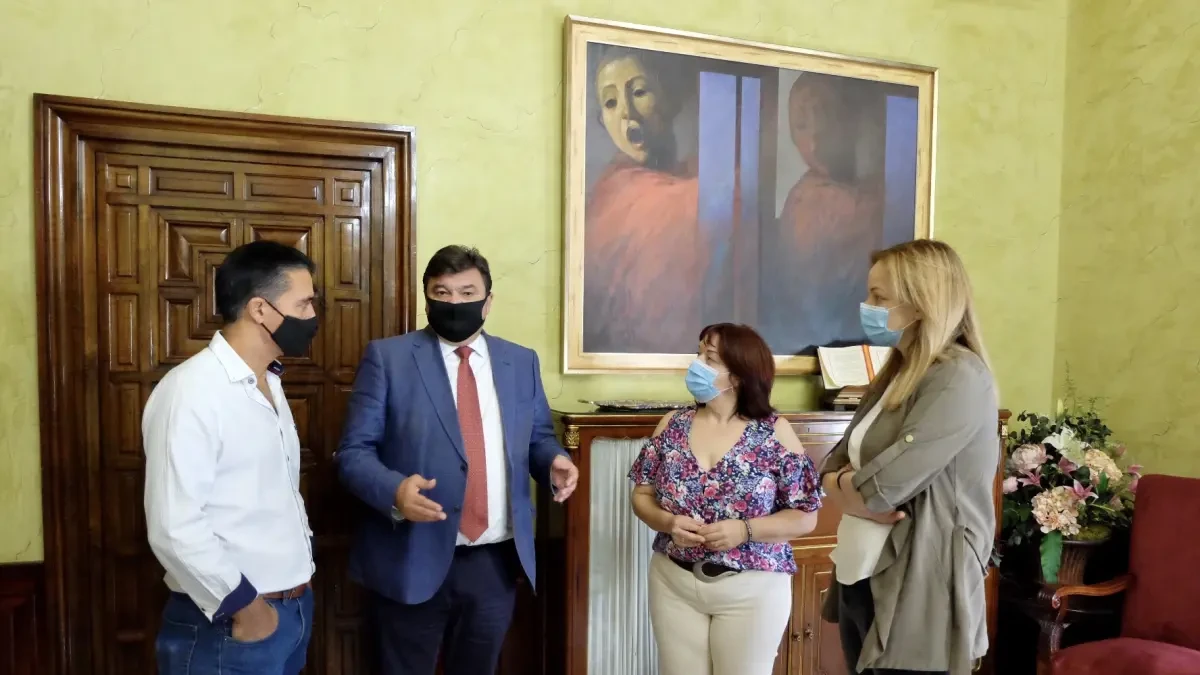 El Ayuntamiento renueva su apoyo al Club de Bádminton IES La Orden, 