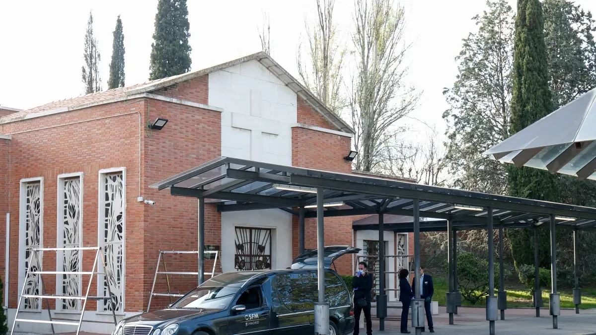 Huelga en la funeraria de Madrid en el día de Todos los Santos