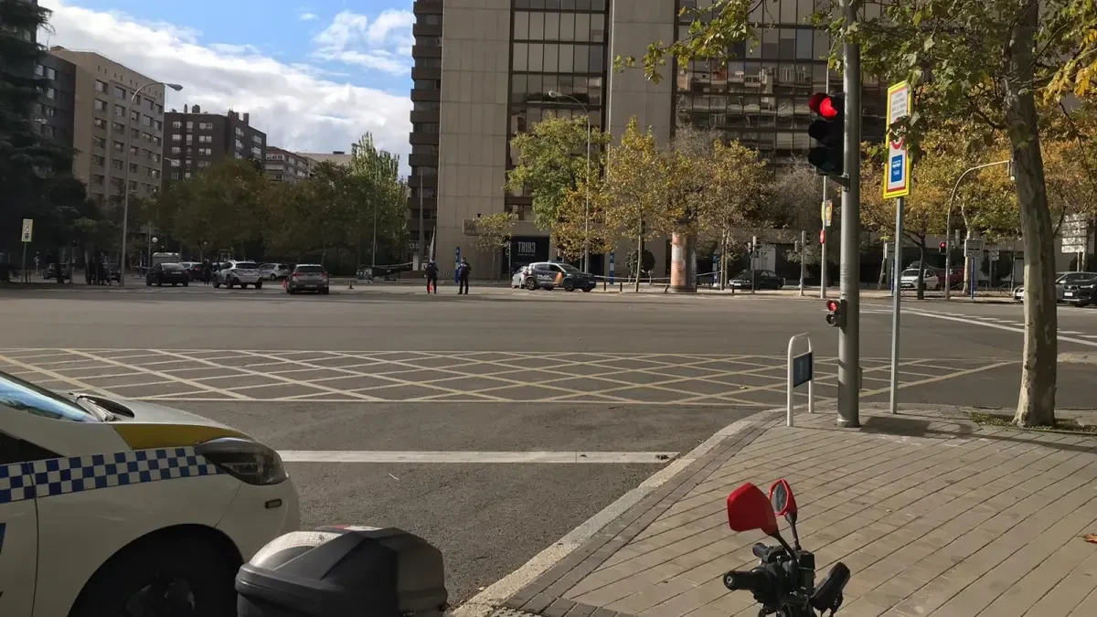 Cortan la Castellana al detectarse un paquete sospechoso justo antes del paso de La Vuelta