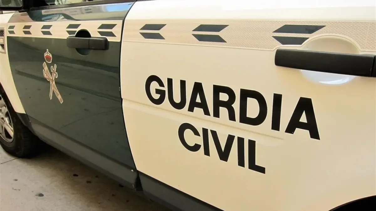 La Guardia Civil recupera 200 kilos de hachís arrojados en aguas del Estrecho