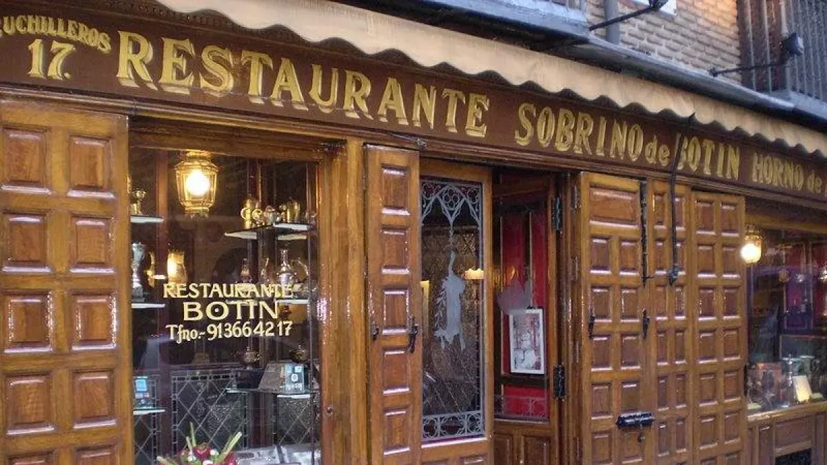 Cochinillo, cordero... Ya se puede pedir comida a domicilio del mítico Restaurante Botín de Madrid