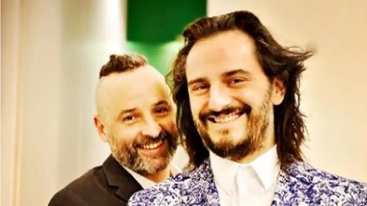 El actor Asier Etxeandia ('Velvet') y su marido José Luis Huertas celebran sus doce años de amor