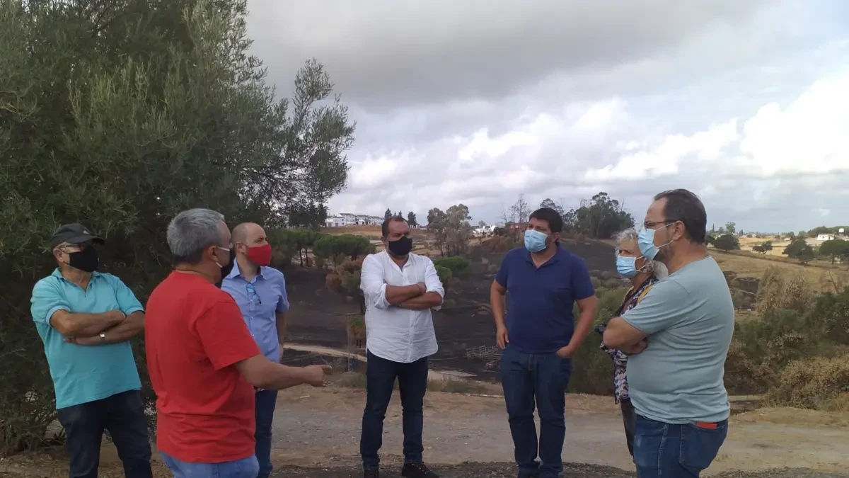 IU reclama agilidad en las ayudas para las víctimas del incendio de Almonaster