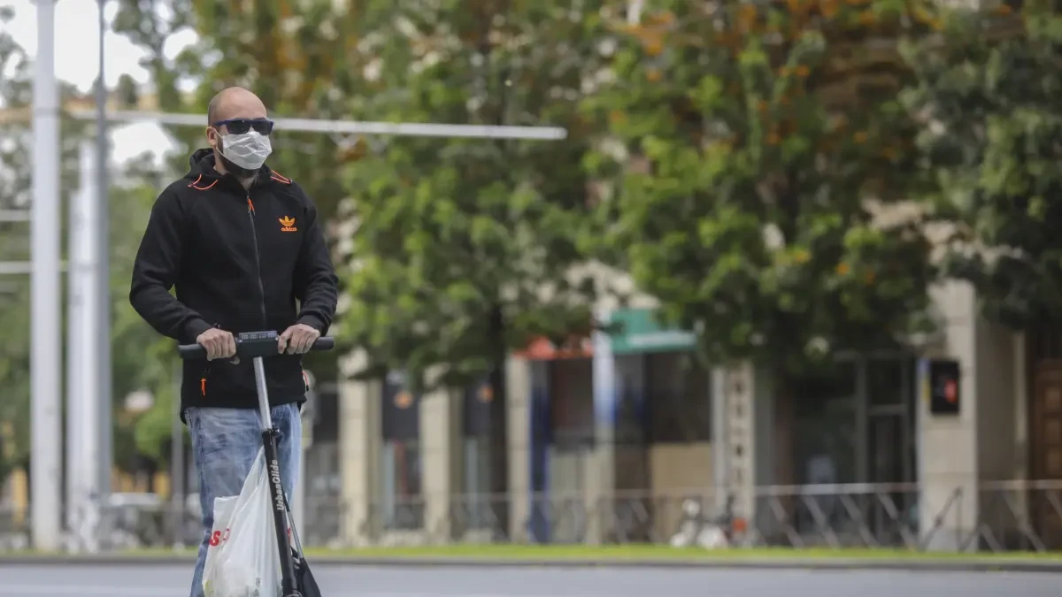 ¿Necesitas un seguro que te cubra cuando circulas en patinete o bici?