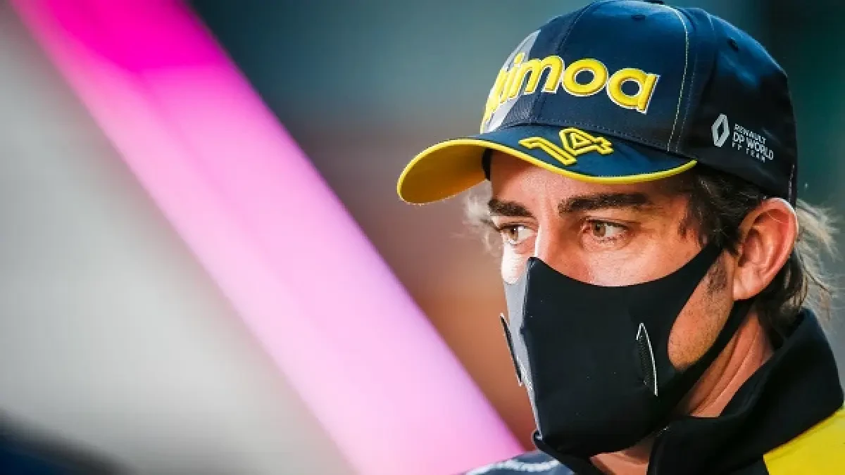 Fernando Alonso vuelve a subirse a un Fórmula 1 en carrera y media en Bahréin