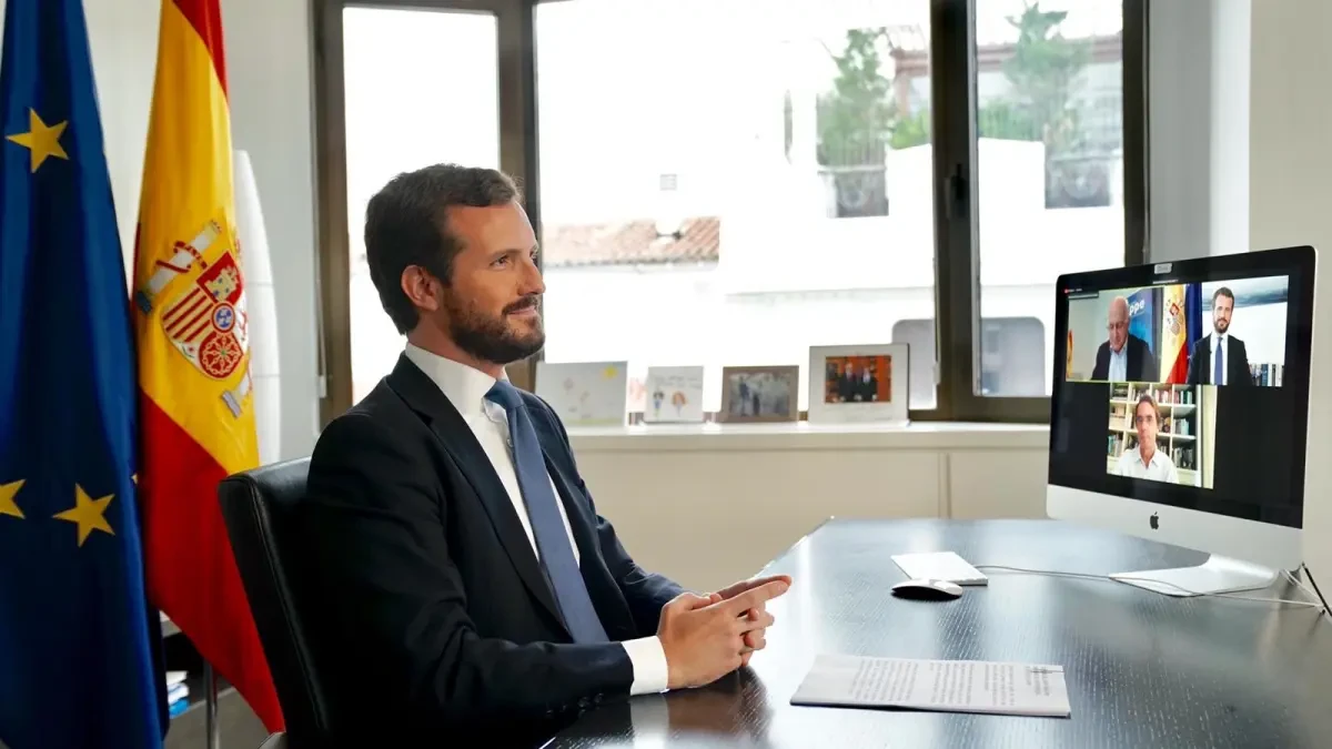 Casado vuelve a desmarcarse de Vox y presenta 