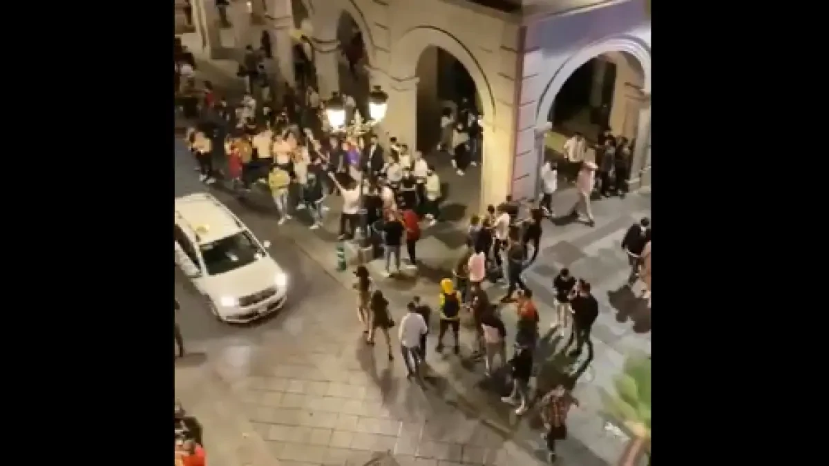 Los bares y la zona de marcha de Granada, abarrotados en plena pandemia
