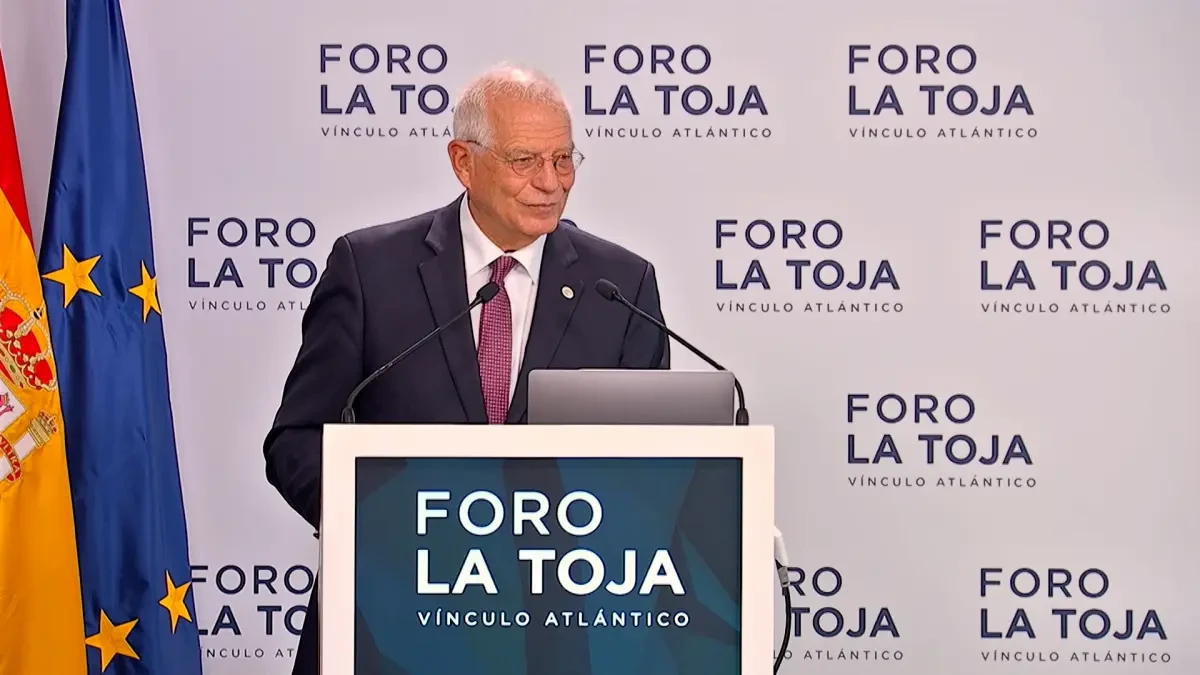 Josep Borrell critica la poca representación femenina en el Foro La Toja
