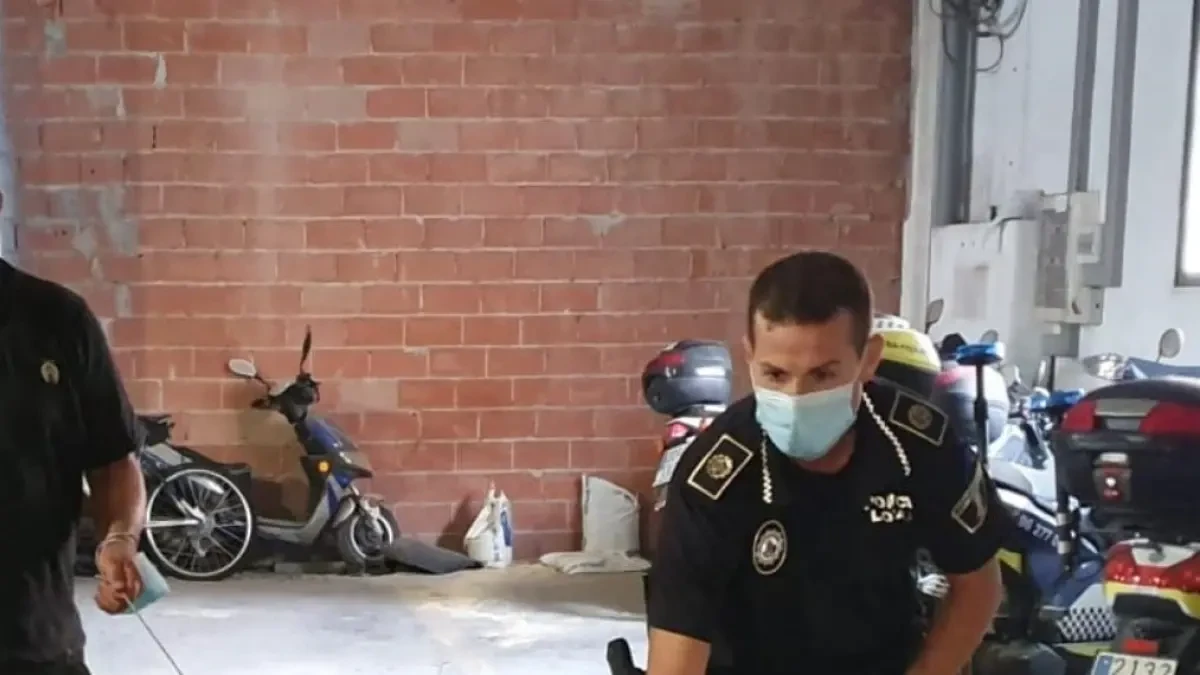 Riba-roja crea una sección en la Policía Local formados en Derecho y protección para evitar maltrato animal