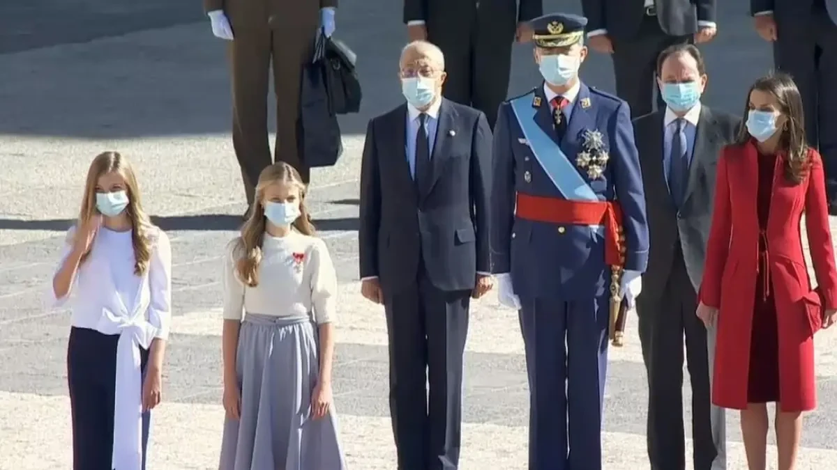 Tensión política en un 12-O dedicado a homenajear a los que luchan contra el coronavirus en primera línea