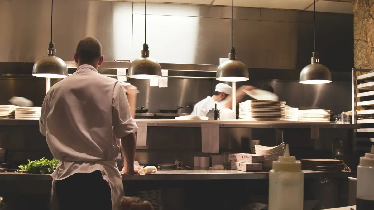 Un restaurante se hace viral por su tajante respuesta a un cliente que reservó una mesa y no se presentó