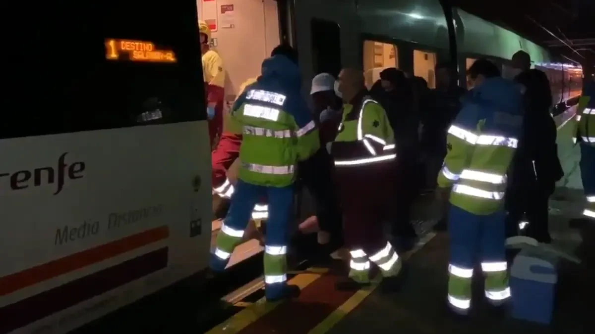 Una tromba de agua, un descarrilamiento de un tren... la DANA causa destrozos en el interior con alerta en casi toda España