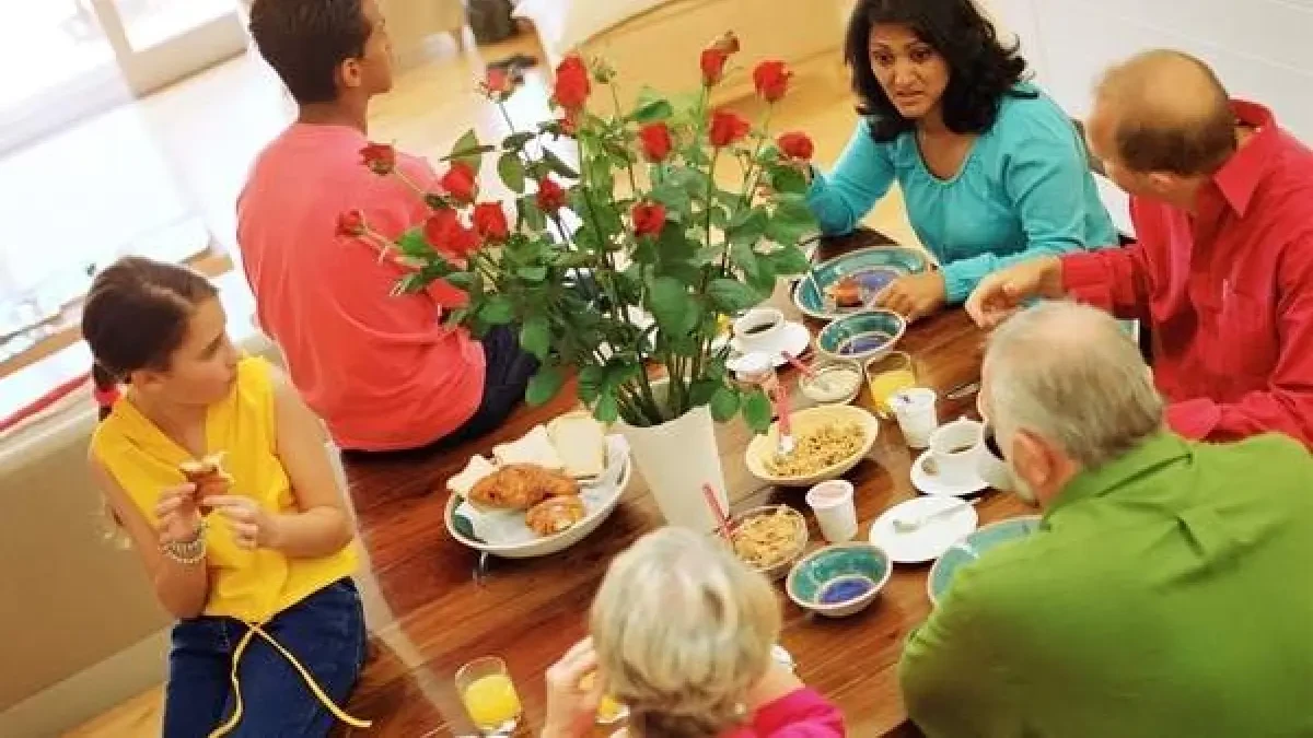 ¿Puedo quedar a comer con familiares si vivo en una de las zonas con las nuevas restricciones en Madrid?