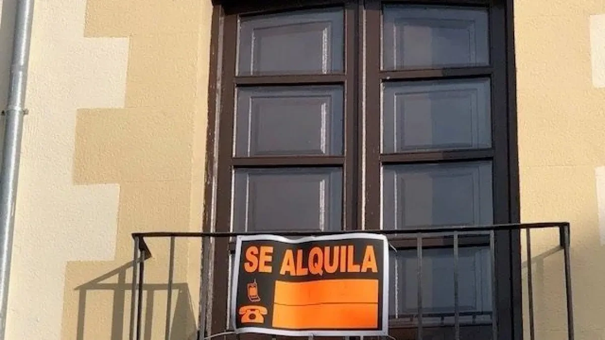 Ábalos frena a Iglesias y dice que la pandemia no permite de momento limitar los precios del alquiler