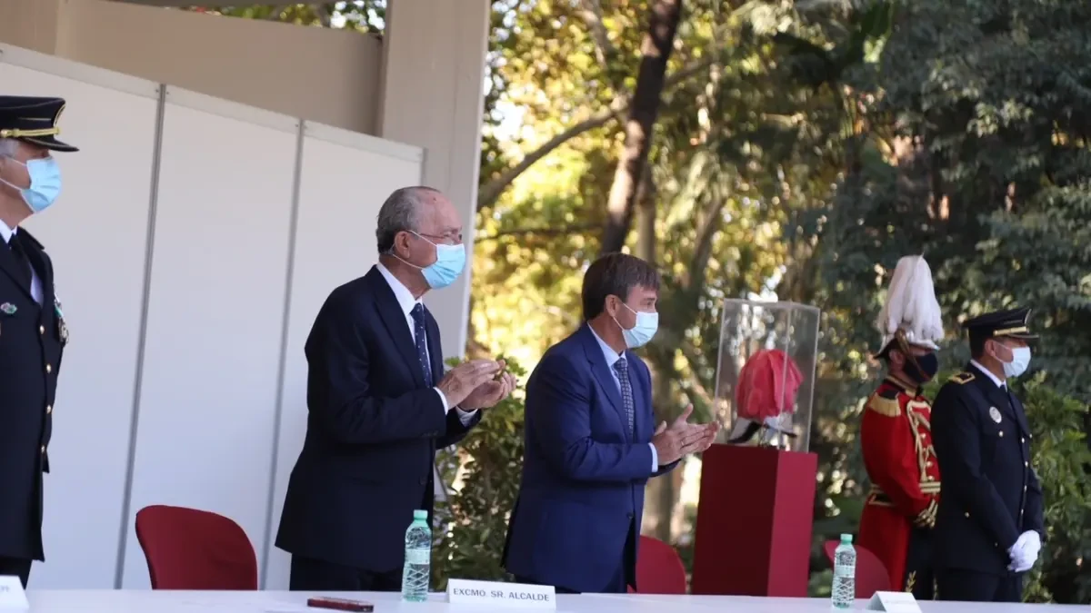 El alcalde de Málaga preside los actos de celebración del Día del Patrón de la Policía Local