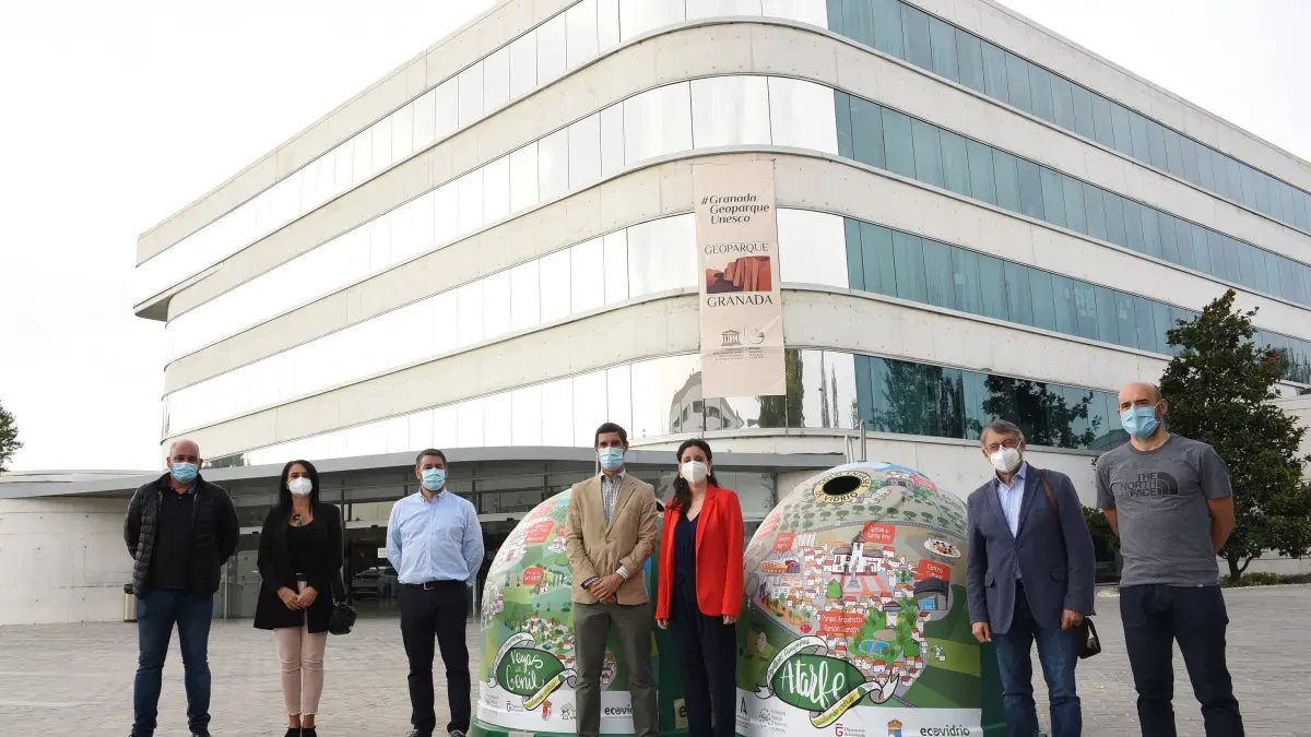 Cinco municipios tendrán contenedores de vidrio personalizados por su compromiso con el reciclaje