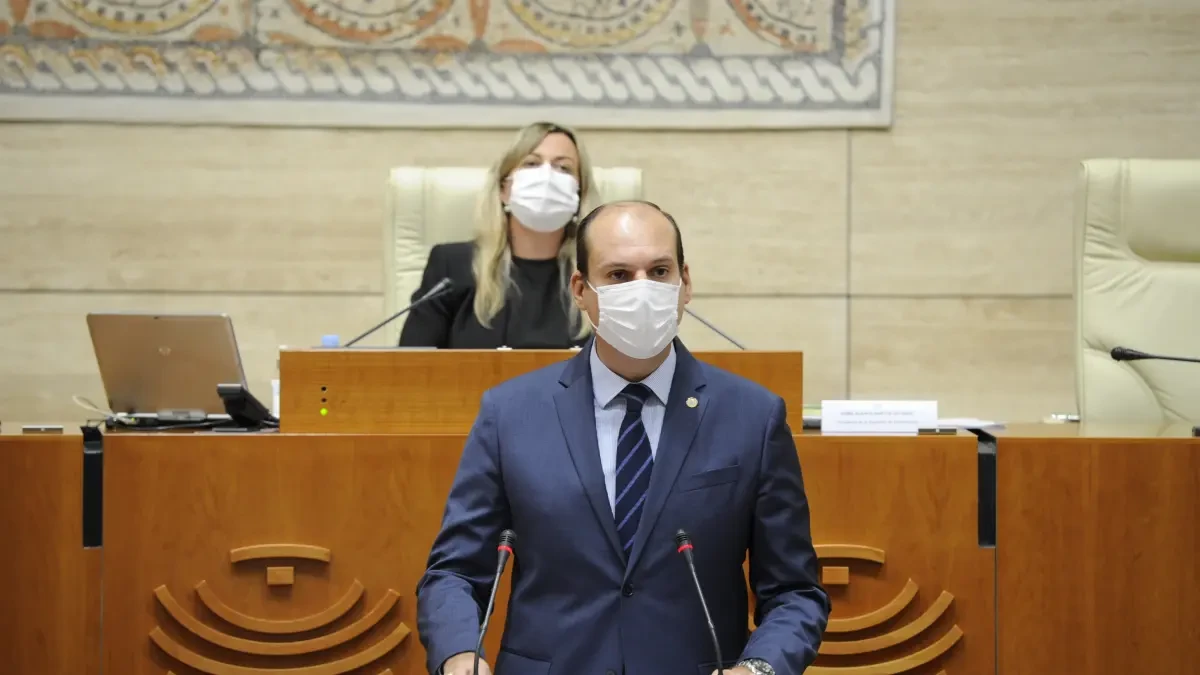 El PSOE rechaza en la Asamblea una iniciativa para bajar el IVA de las mascarillas porque es una propuesta 