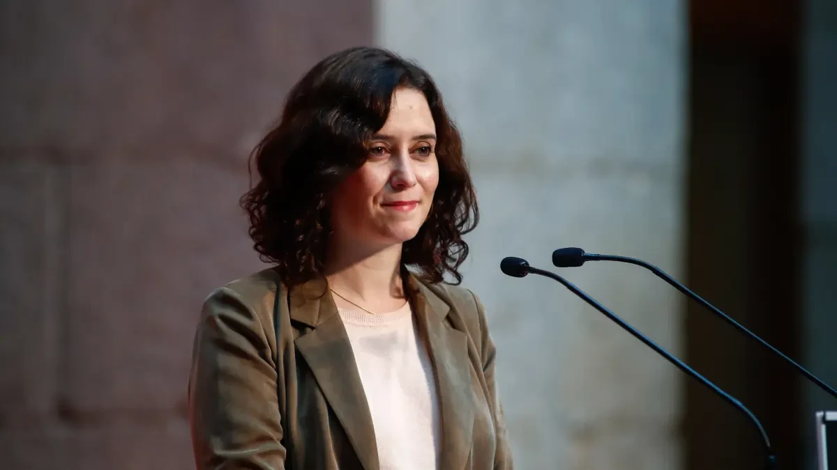 Ayuso afirma que la ley Celáa priva del derecho a aprender español