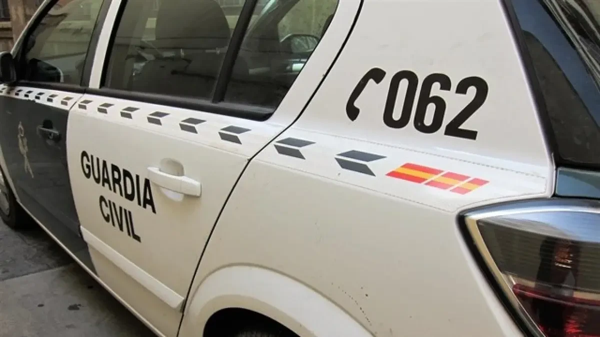 Localizan una patera con alrededor de 15 migrantes en Cabrera