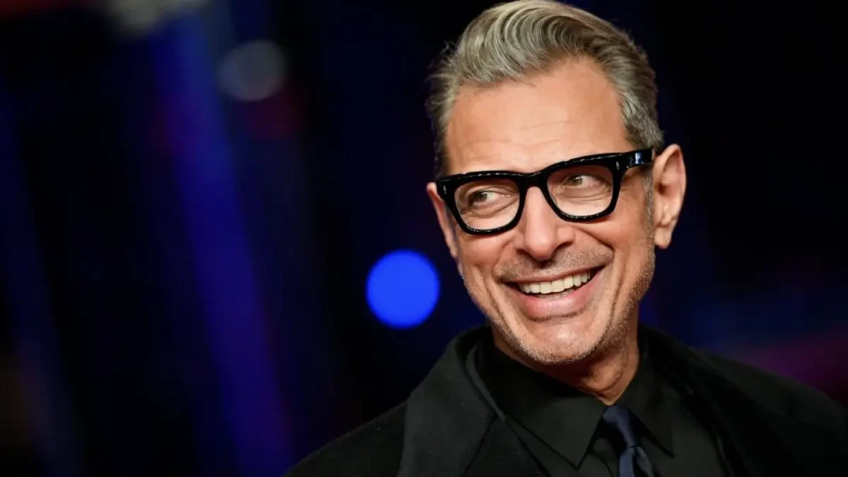 Jeff Goldblum cumple el sueño de un fan y lo 'abofetea' delante de cámara
