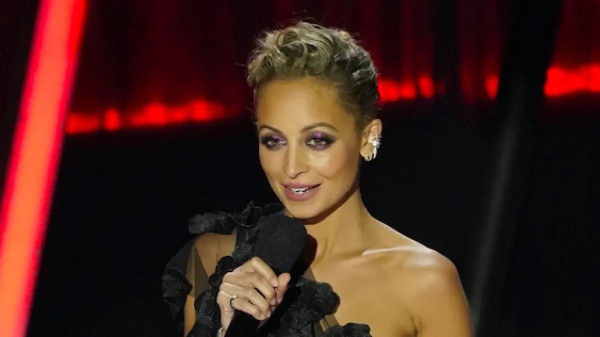 El espectacular vestido de Nicole Richie que deslumbró a todos en los Billboard Music Awards 2020