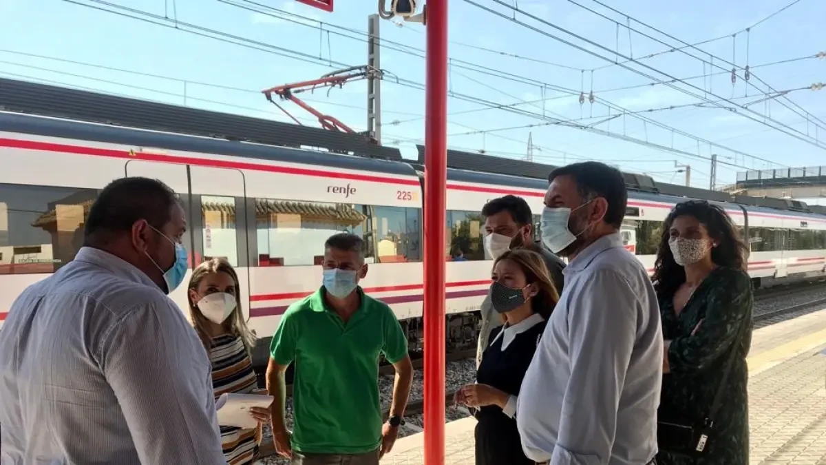 El Ayuntamiento de Brenes valora que Renfe contemple mejorar la accesibilidad de la estación