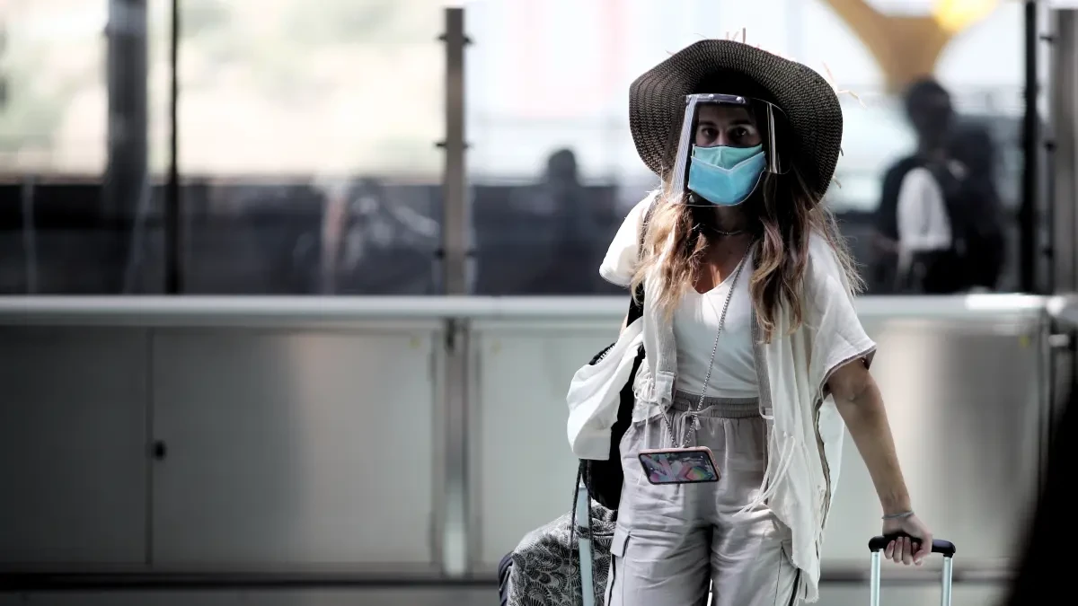 Se amplían las restricciones para viajar a España hasta el día 30 por el avance de la pandemia de coronavirus