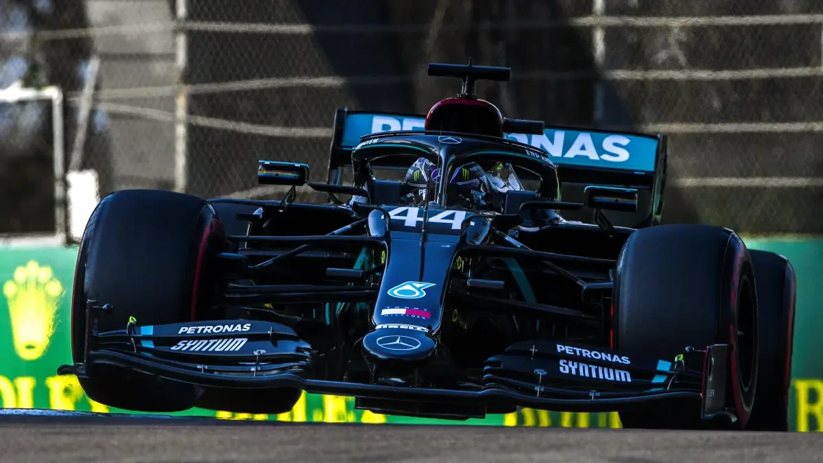 Hamilton confirma en Imola el séptimo Mundial para Mercedes y ya hace cuentas para el suyo