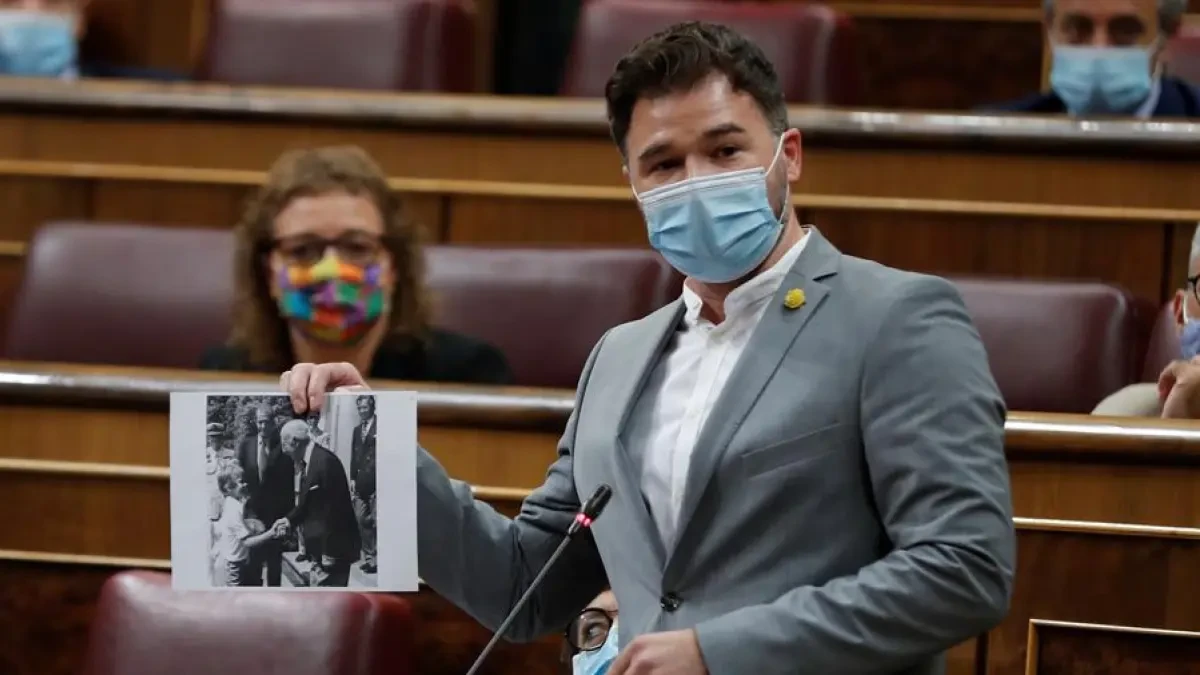 Rufián acusa al rey de ser el diputado número 53 de Vox y de haber sido nombrado por Franco