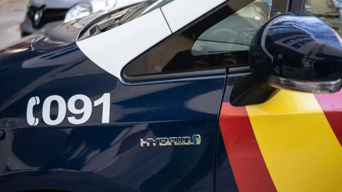 Detenidos dos jóvenes por apuñalar en el glúteo al padre de uno de ellos mientras su amigo le agarraba del cuello