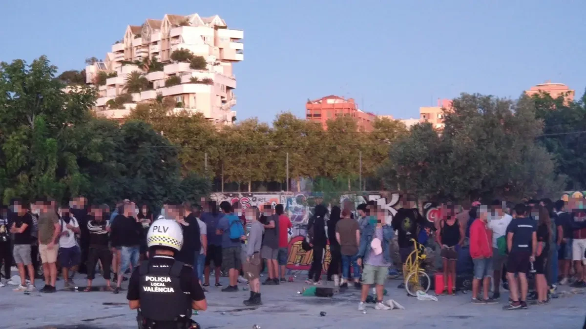Los padres de los 91 jóvenes multados en una fiesta ilegal pagan 3.000 euros cada uno y piden trabajo social para sus hijos
