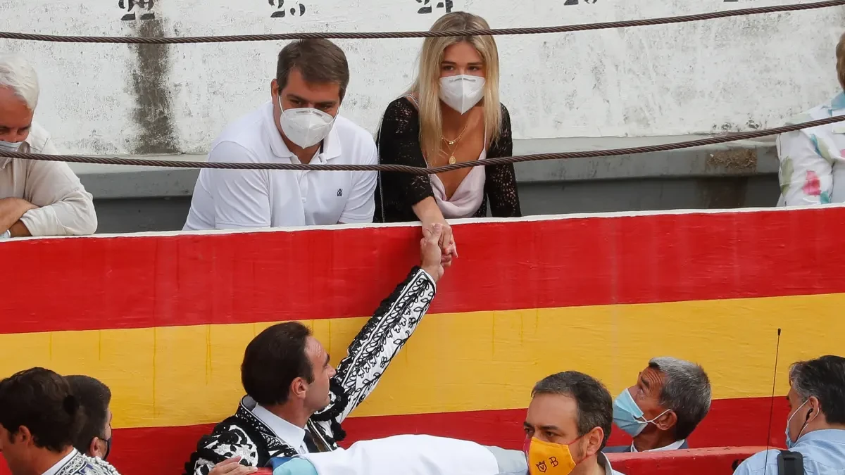 Ana Soria, muy enfadada, aclara por qué se marchó de la plaza de toros: 