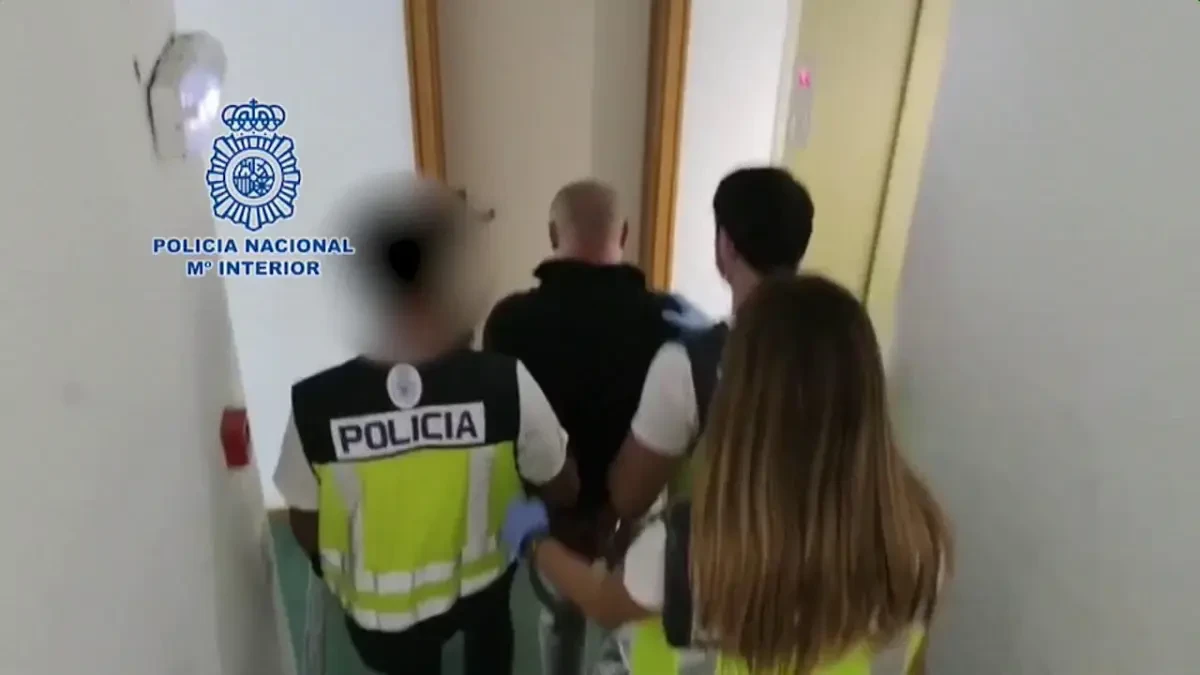 Detenido un indigente por intentar degollar a su novio en Puente de Vallecas