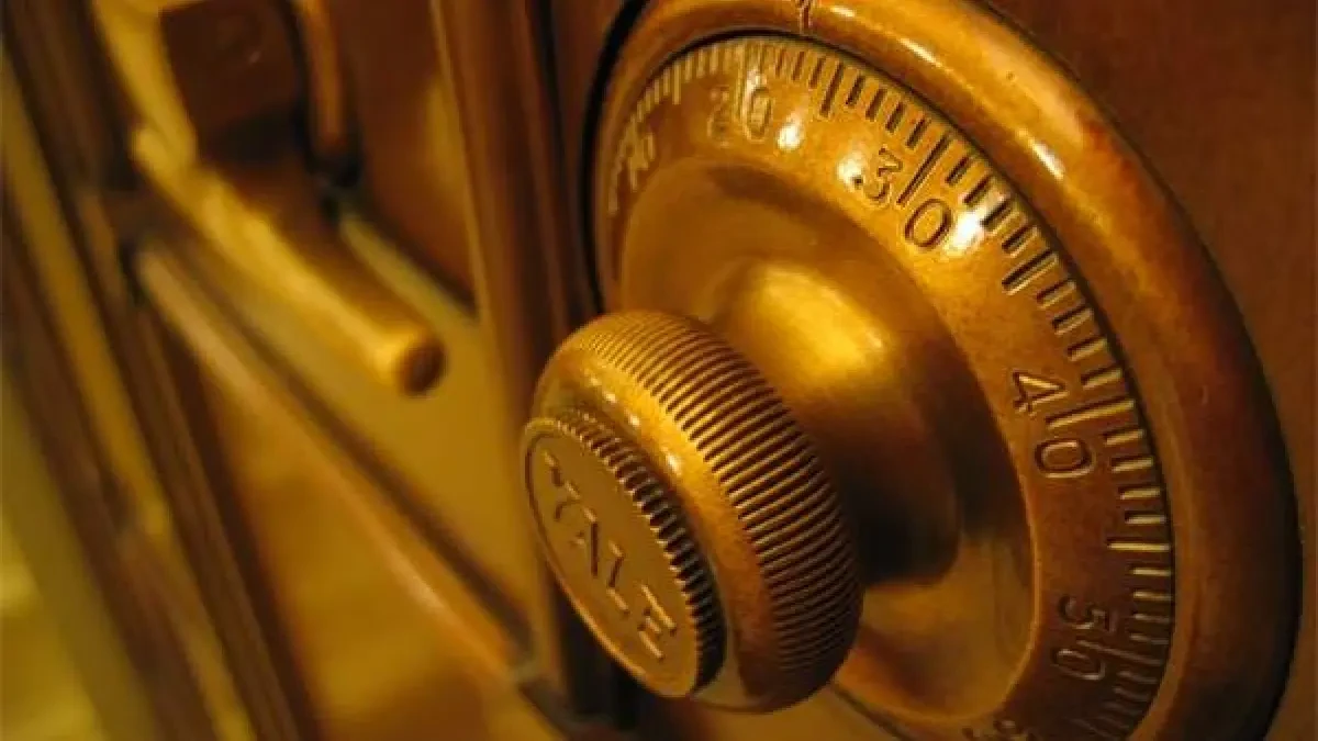 Unos ladrones fuerzan la caja fuerte de una 'escape room' creyendo que tendría dinero, pero solo encuentran pistas