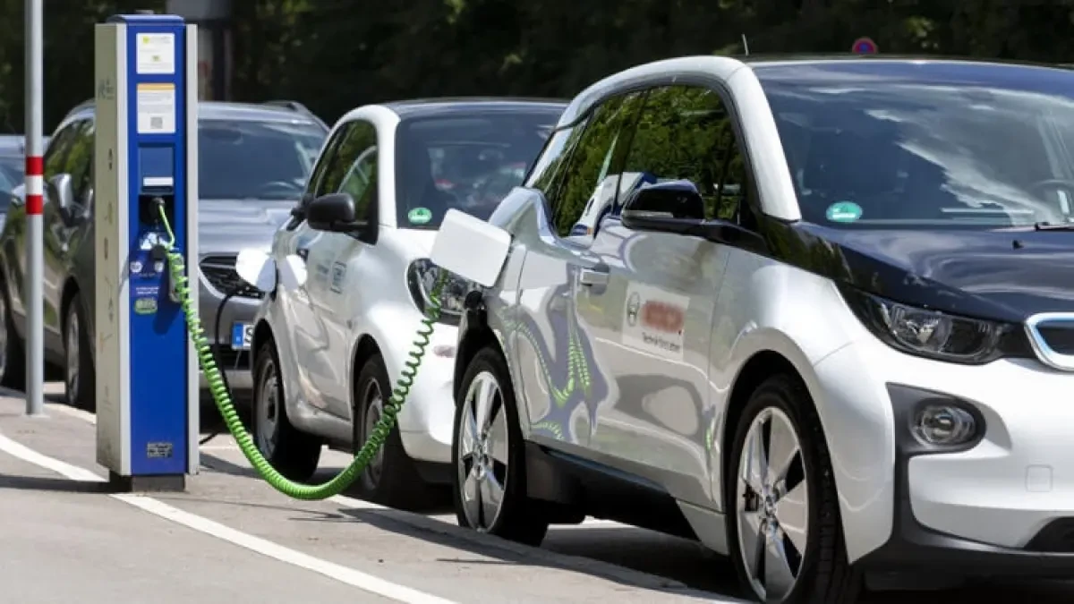 Las claves del triunfo de China en la carrera de los coches eléctricos