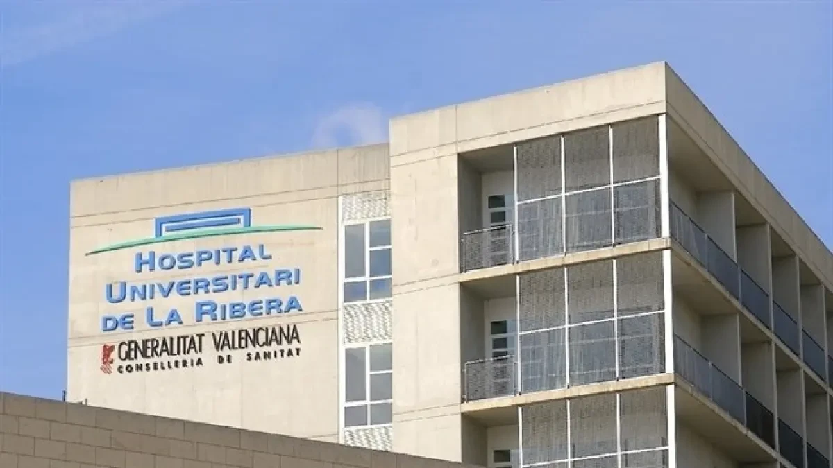 Un hombre arrastra del pelo a una enfermera tras morir un familiar