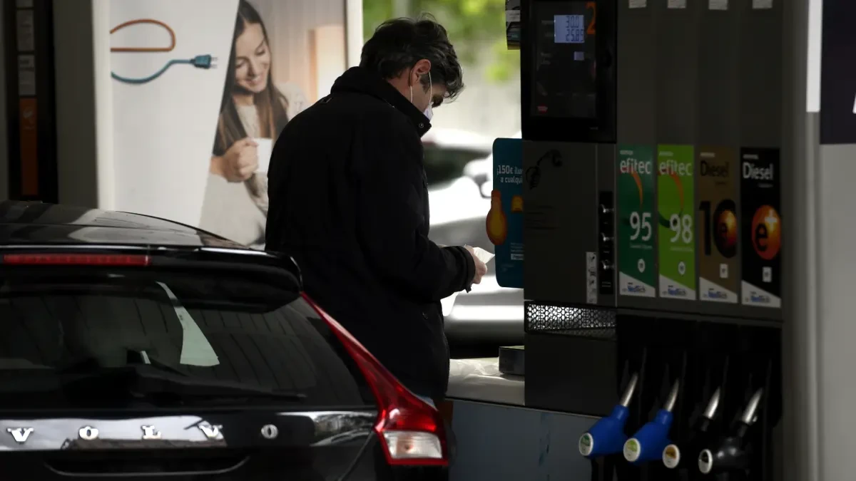 El precio de la gasolina y el gasóleo sigue cayendo por segunda semana consecutiva