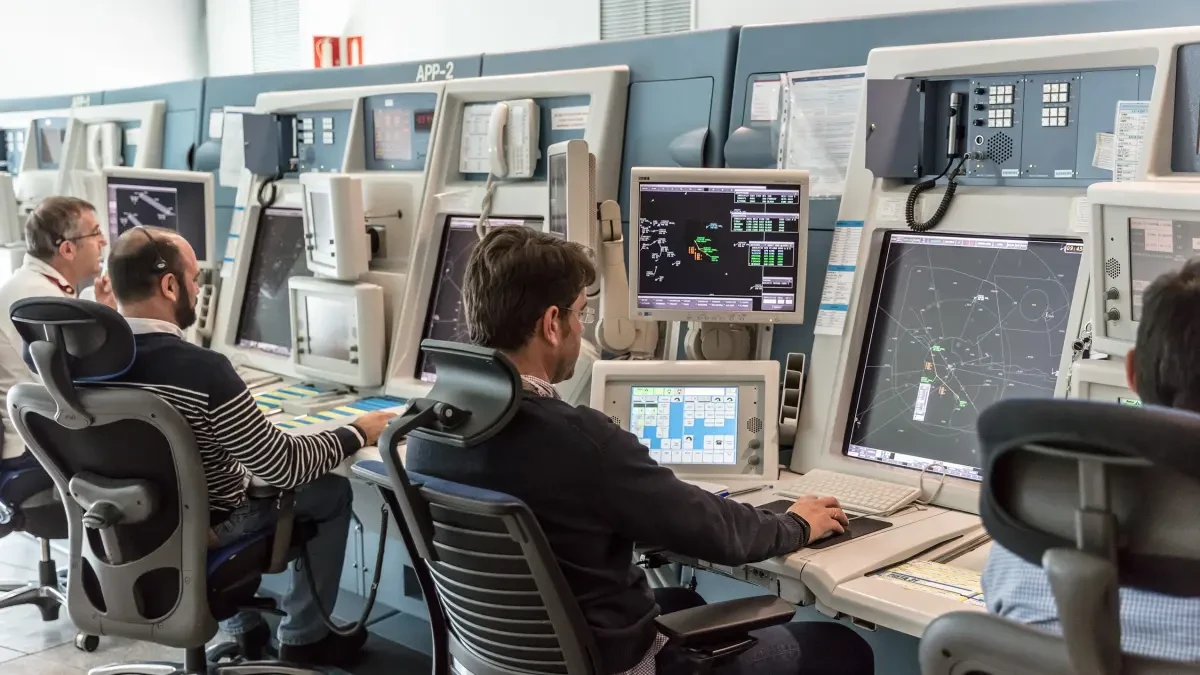 La torre de control del aeropuerto de Málaga es la primera en contar con la herramienta First Brief