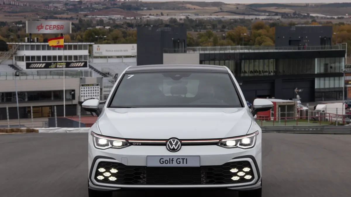 Probamos el nuevo Volkswagen Golf GTI en circuito: ¿el compacto deportivo más equilibrado del mercado?