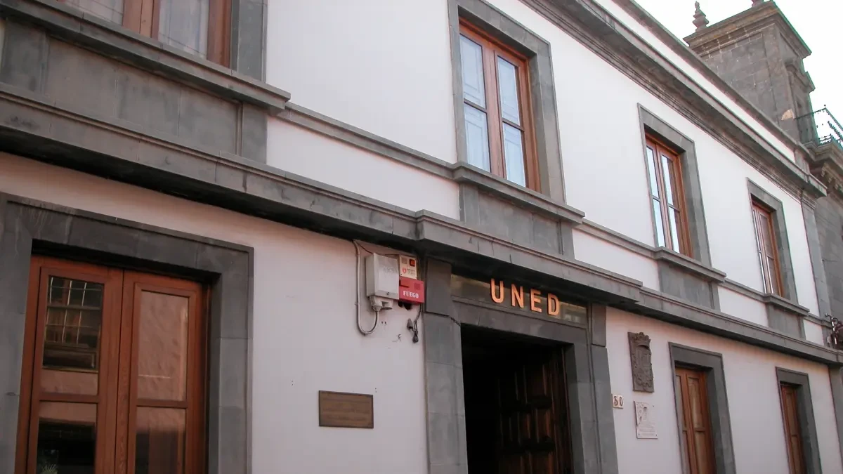 Los opositores a la Administración General del Estado ya pueden hacer los exámenes en los centros de la UNED