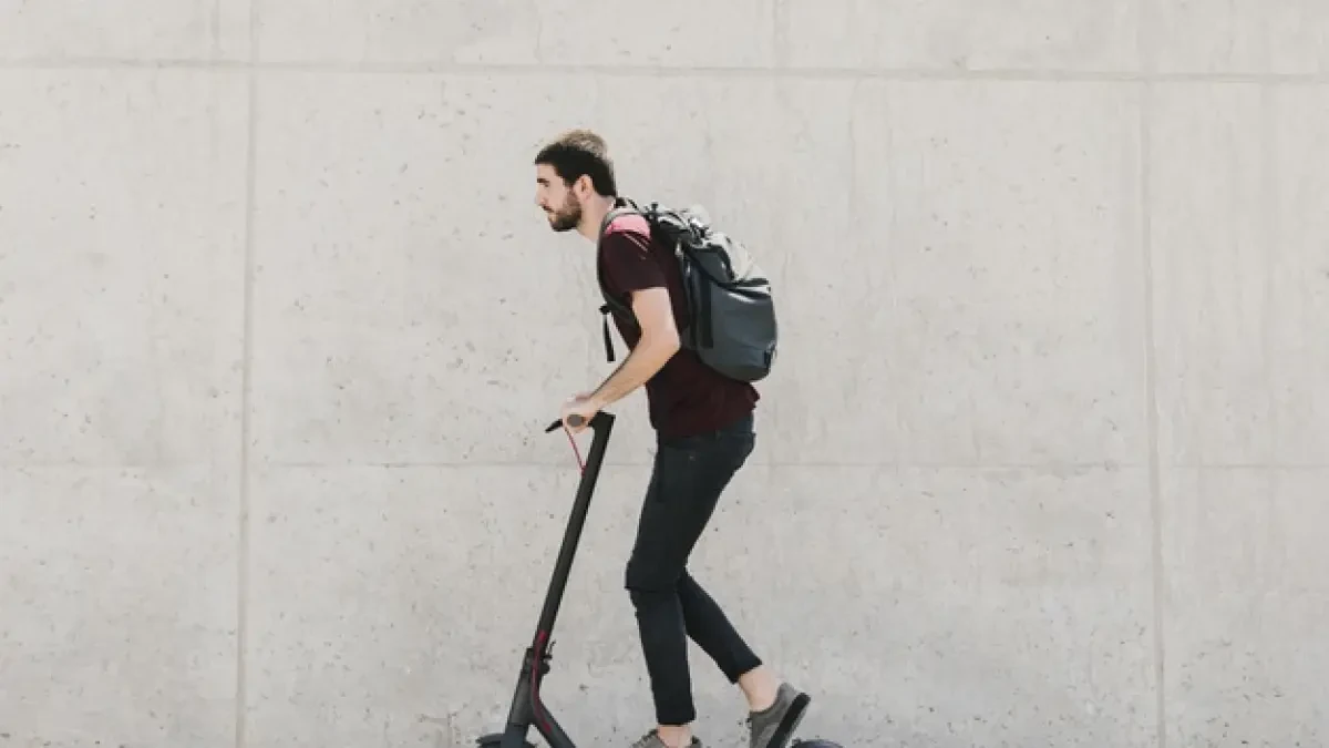 Un patinete eléctrico, ahora, rebajado: tres características que lo convierten en un chollo