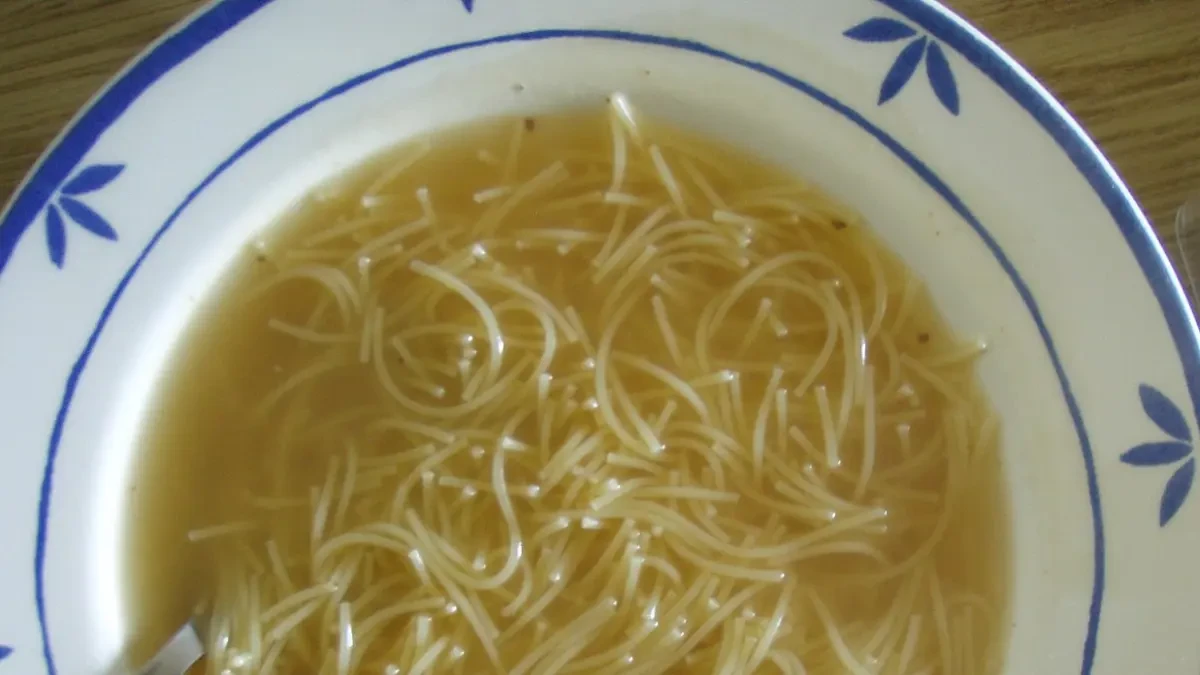Cómo hacer sopa de cocido, paso a paso
