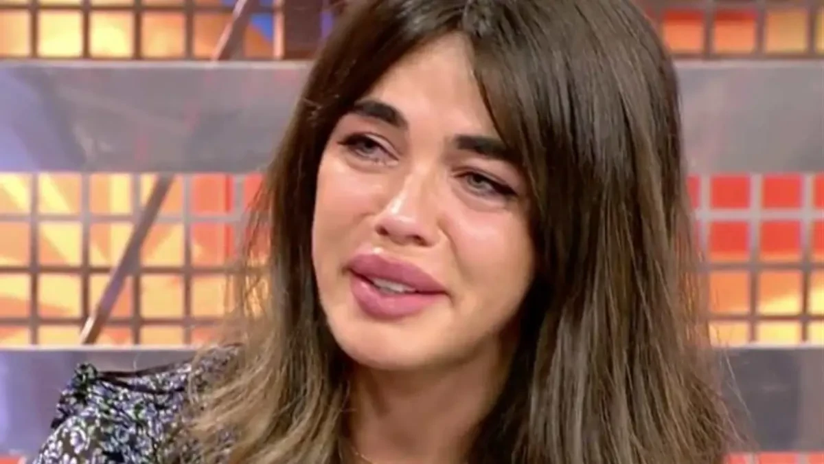 Violeta Mangriñán se derrumba en directo al hablar de su anorexia: 