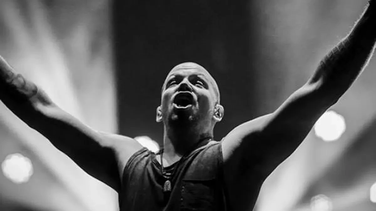 Residente trabaja en su primera película, dos series y música para un documental